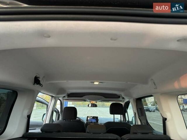 Серый Тойота Proace City Verso, объемом двигателя 1.5 л и пробегом 9 тыс. км за 29900 $, фото 38 на Automoto.ua