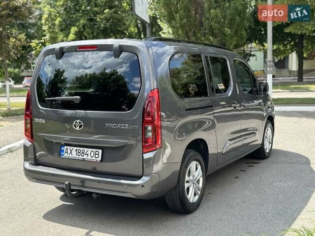 Сірий Тойота Proace City Verso, об'ємом двигуна 1.5 л та пробігом 9 тис. км за 32000 $, фото 4 на Automoto.ua