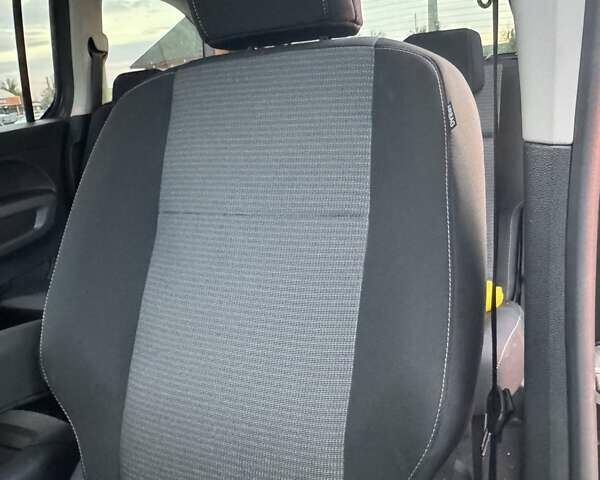 Сірий Тойота Proace City Verso, об'ємом двигуна 1.5 л та пробігом 9 тис. км за 29900 $, фото 40 на Automoto.ua