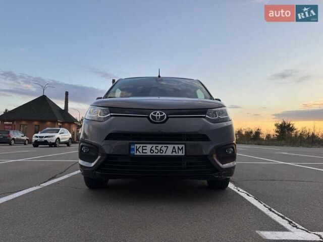 Сірий Тойота Proace City Verso, об'ємом двигуна 1.5 л та пробігом 9 тис. км за 29900 $, фото 3 на Automoto.ua