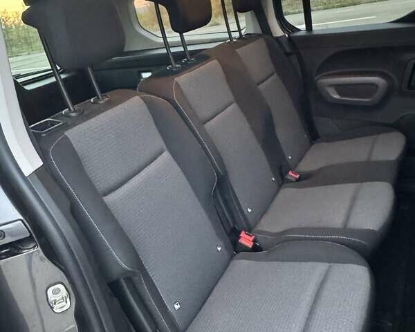 Сірий Тойота Proace City Verso, об'ємом двигуна 1.5 л та пробігом 9 тис. км за 29900 $, фото 56 на Automoto.ua