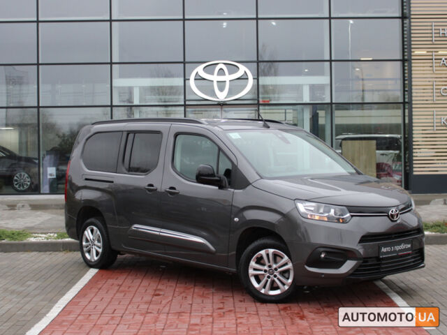 Серый Тойота Proace City Verso, объемом двигателя 1.5 л и пробегом 32 тыс. км за 29257 $, фото 2 на Automoto.ua