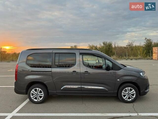 Сірий Тойота Proace City Verso, об'ємом двигуна 1.5 л та пробігом 9 тис. км за 29900 $, фото 6 на Automoto.ua