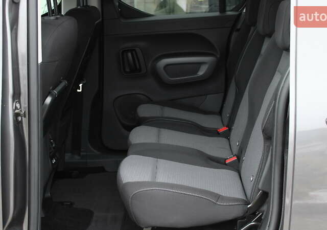 Серый Тойота Proace City Verso, объемом двигателя 1.5 л и пробегом 37 тыс. км за 29500 $, фото 14 на Automoto.ua