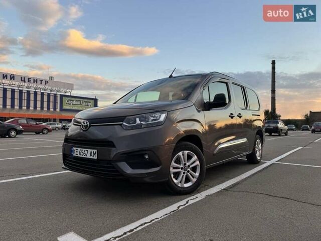 Серый Тойота Proace City Verso, объемом двигателя 1.5 л и пробегом 9 тыс. км за 29900 $, фото 1 на Automoto.ua