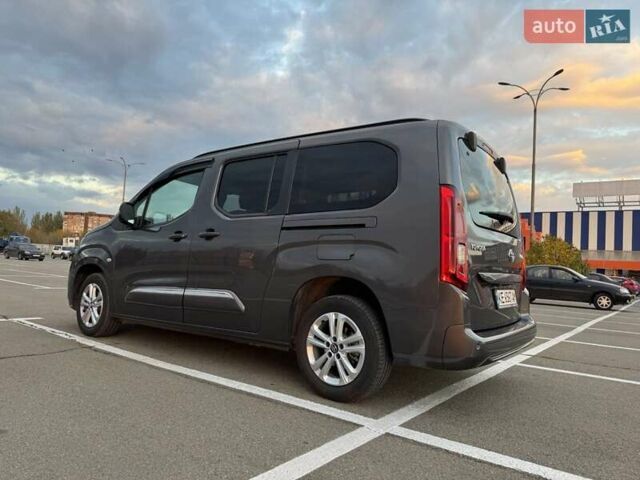 Серый Тойота Proace City Verso, объемом двигателя 1.5 л и пробегом 9 тыс. км за 29900 $, фото 24 на Automoto.ua