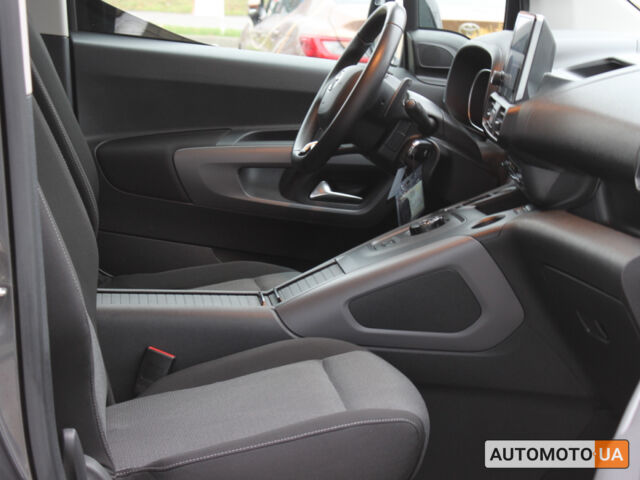 Серый Тойота Proace City Verso, объемом двигателя 1.5 л и пробегом 32 тыс. км за 29257 $, фото 9 на Automoto.ua