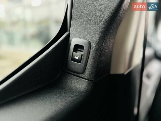 Серый Тойота Proace City Verso, объемом двигателя 1.5 л и пробегом 1 тыс. км за 33214 $, фото 33 на Automoto.ua