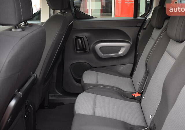 Сірий Тойота Proace City Verso, об'ємом двигуна 1.5 л та пробігом 1 тис. км за 33000 $, фото 11 на Automoto.ua