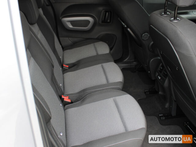 Серый Тойота Proace City Verso, объемом двигателя 1.5 л и пробегом 227 тыс. км за 31686 $, фото 13 на Automoto.ua