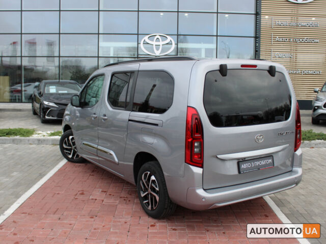 Серый Тойота Proace City Verso, объемом двигателя 1.5 л и пробегом 227 тыс. км за 31686 $, фото 8 на Automoto.ua
