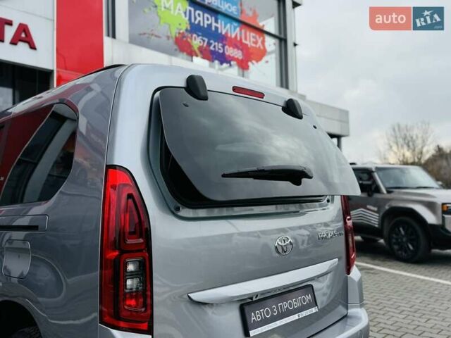 Серый Тойота Proace City Verso, объемом двигателя 1.5 л и пробегом 1 тыс. км за 33214 $, фото 13 на Automoto.ua