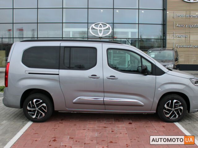 Серый Тойота Proace City Verso, объемом двигателя 1.5 л и пробегом 227 тыс. км за 31686 $, фото 5 на Automoto.ua