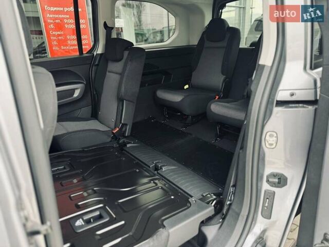 Серый Тойота Proace City Verso, объемом двигателя 1.5 л и пробегом 1 тыс. км за 33214 $, фото 18 на Automoto.ua