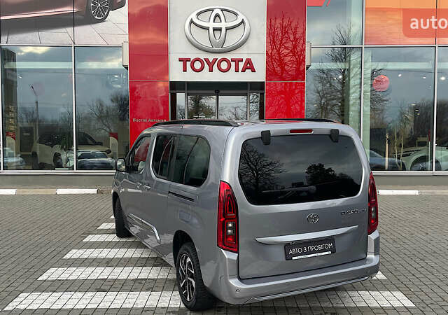 Серый Тойота Proace City Verso, объемом двигателя 1.5 л и пробегом 1 тыс. км за 31322 $, фото 1 на Automoto.ua