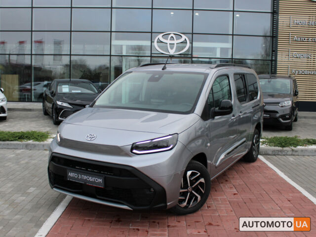 Серый Тойота Proace City Verso, объемом двигателя 1.5 л и пробегом 227 тыс. км за 31686 $, фото 1 на Automoto.ua