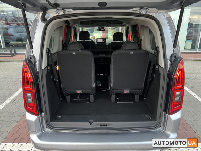 Сірий Тойота Proace City Verso, об'ємом двигуна 1.5 л та пробігом 300 тис. км за 32853 $, фото 6 на Automoto.ua