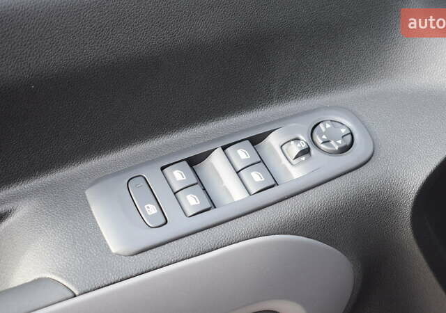 Сірий Тойота Proace City Verso, об'ємом двигуна 1.5 л та пробігом 1 тис. км за 33000 $, фото 23 на Automoto.ua