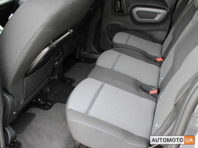 Серый Тойота Proace City Verso, объемом двигателя 1.5 л и пробегом 227 тыс. км за 31686 $, фото 10 на Automoto.ua