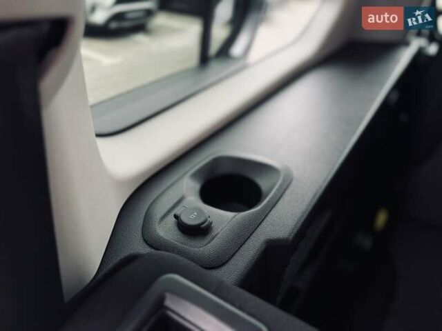 Серый Тойота Proace City Verso, объемом двигателя 1.5 л и пробегом 1 тыс. км за 33214 $, фото 32 на Automoto.ua