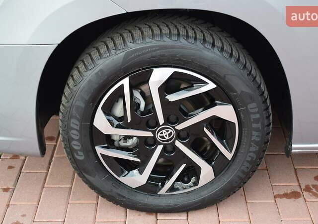 Сірий Тойота Proace City Verso, об'ємом двигуна 1.5 л та пробігом 1 тис. км за 33000 $, фото 29 на Automoto.ua