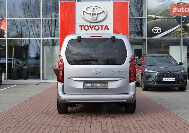 Сірий Тойота Proace City Verso, об'ємом двигуна 1.5 л та пробігом 1 тис. км за 33000 $, фото 3 на Automoto.ua