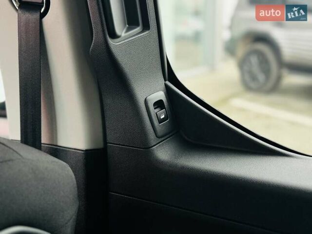 Серый Тойота Proace City Verso, объемом двигателя 1.5 л и пробегом 1 тыс. км за 33214 $, фото 34 на Automoto.ua