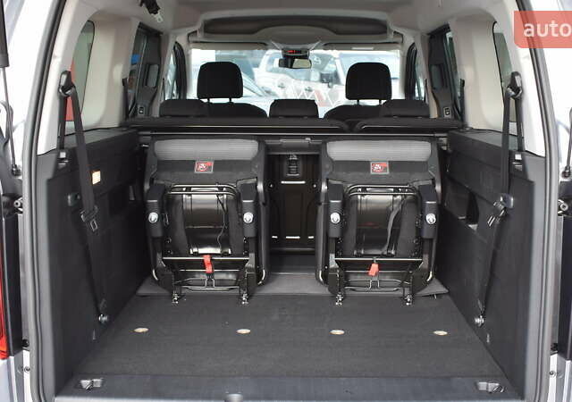 Сірий Тойота Proace City Verso, об'ємом двигуна 1.5 л та пробігом 1 тис. км за 33000 $, фото 10 на Automoto.ua