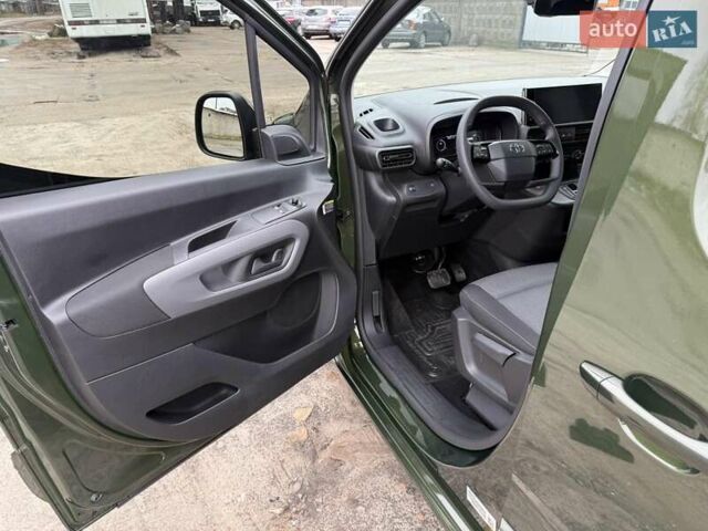 Зеленый Тойота Proace City Verso, объемом двигателя 1.5 л и пробегом 6 тыс. км за 30000 $, фото 12 на Automoto.ua