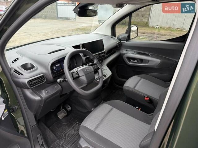 Зеленый Тойота Proace City Verso, объемом двигателя 1.5 л и пробегом 6 тыс. км за 30000 $, фото 10 на Automoto.ua