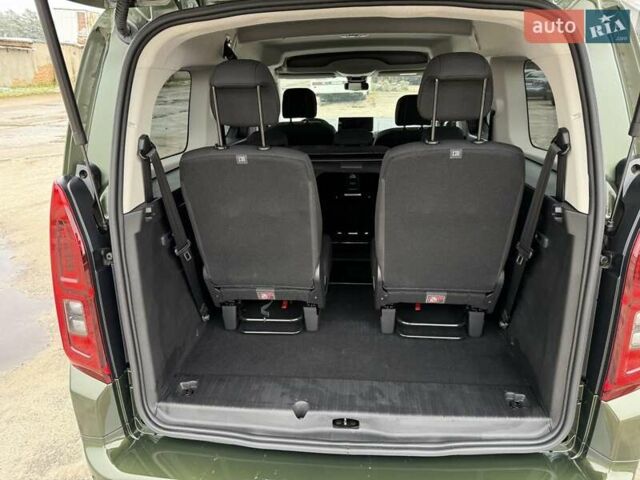 Зеленый Тойота Proace City Verso, объемом двигателя 1.5 л и пробегом 6 тыс. км за 30000 $, фото 2 на Automoto.ua