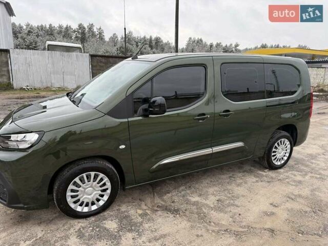 Зеленый Тойота Proace City Verso, объемом двигателя 1.5 л и пробегом 6 тыс. км за 30000 $, фото 8 на Automoto.ua