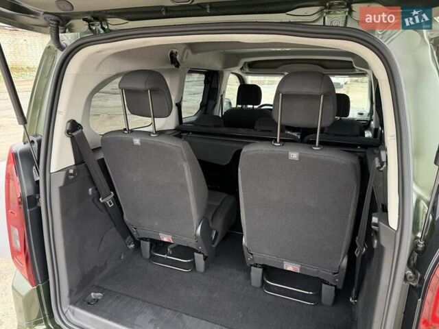 Зеленый Тойота Proace City Verso, объемом двигателя 1.5 л и пробегом 6 тыс. км за 30000 $, фото 7 на Automoto.ua