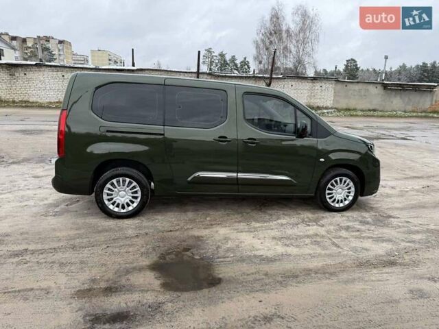 Зеленый Тойота Proace City Verso, объемом двигателя 1.5 л и пробегом 6 тыс. км за 30000 $, фото 11 на Automoto.ua