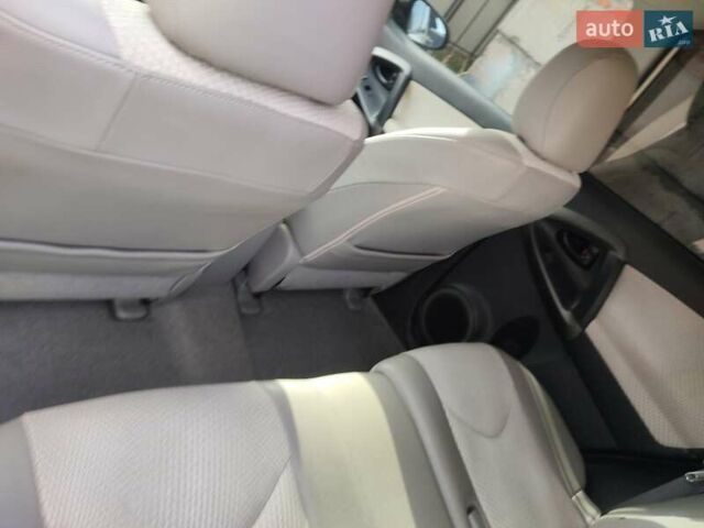 Білий Тойота RAV4 EV, об'ємом двигуна 0 л та пробігом 180 тис. км за 11700 $, фото 34 на Automoto.ua