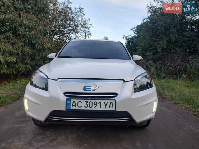 Білий Тойота RAV4 EV, об'ємом двигуна 0 л та пробігом 180 тис. км за 11700 $, фото 17 на Automoto.ua
