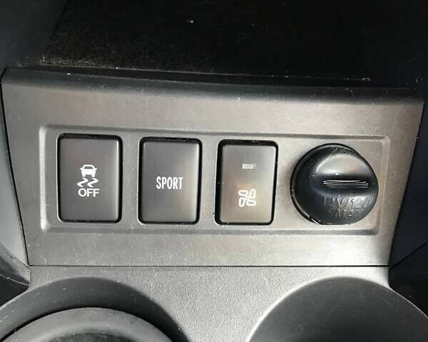 Белый Тойота RAV4 EV, объемом двигателя 0 л и пробегом 146 тыс. км за 10800 $, фото 20 на Automoto.ua