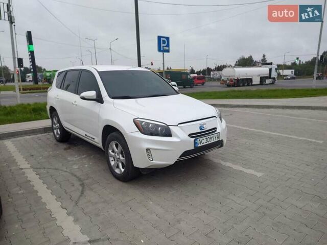 Білий Тойота RAV4 EV, об'ємом двигуна 0 л та пробігом 180 тис. км за 11700 $, фото 20 на Automoto.ua