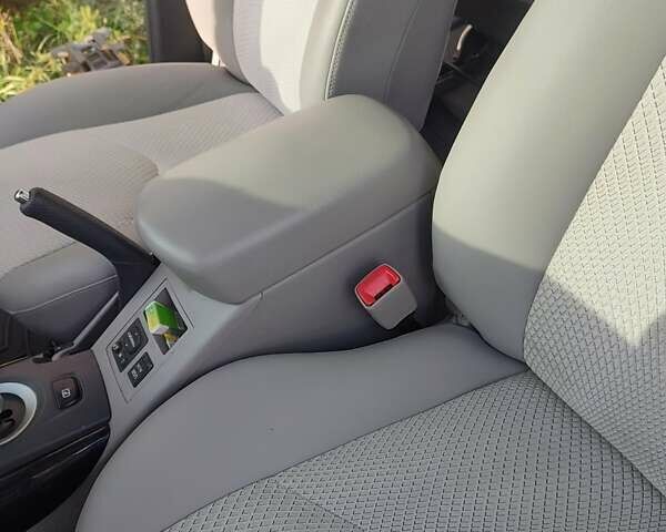 Білий Тойота RAV4 EV, об'ємом двигуна 0 л та пробігом 180 тис. км за 11700 $, фото 46 на Automoto.ua