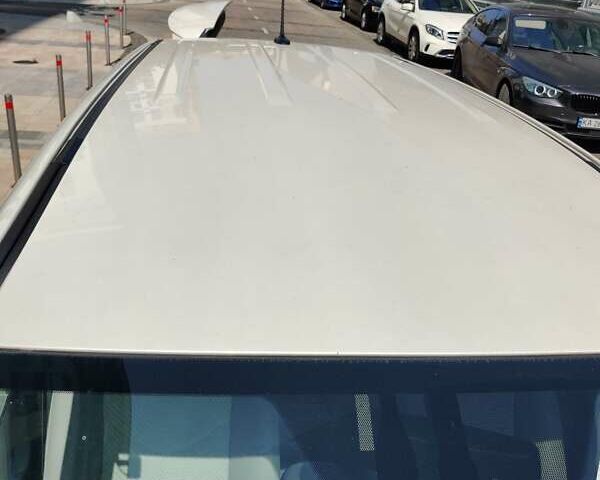 Белый Тойота RAV4 EV, объемом двигателя 0 л и пробегом 180 тыс. км за 10000 $, фото 10 на Automoto.ua