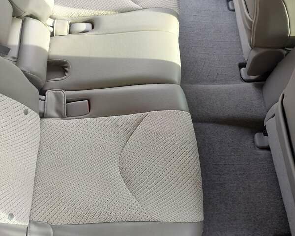 Білий Тойота RAV4 EV, об'ємом двигуна 0 л та пробігом 180 тис. км за 11700 $, фото 31 на Automoto.ua