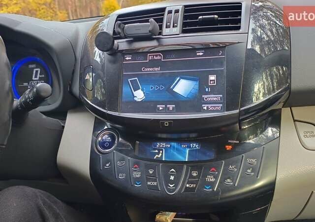 Белый Тойота RAV4 EV, объемом двигателя 0 л и пробегом 172 тыс. км за 11100 $, фото 4 на Automoto.ua