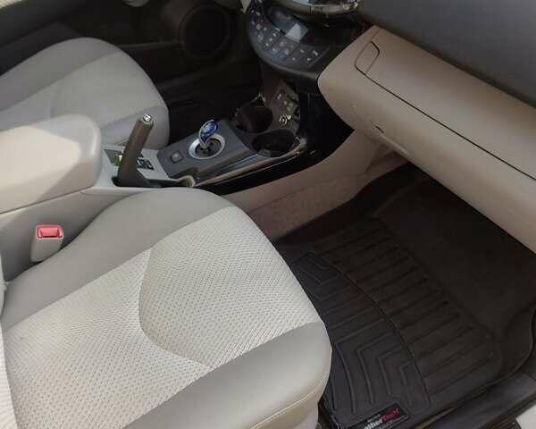 Білий Тойота RAV4 EV, об'ємом двигуна 0 л та пробігом 180 тис. км за 11700 $, фото 49 на Automoto.ua