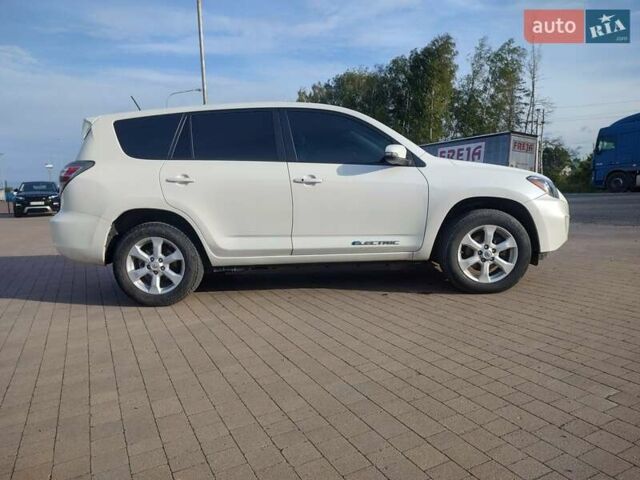 Білий Тойота RAV4 EV, об'ємом двигуна 0 л та пробігом 180 тис. км за 11700 $, фото 4 на Automoto.ua
