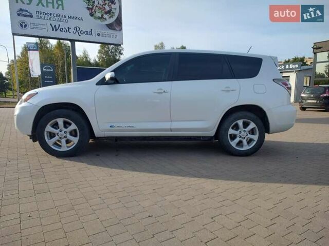 Білий Тойота RAV4 EV, об'ємом двигуна 0 л та пробігом 180 тис. км за 11700 $, фото 8 на Automoto.ua