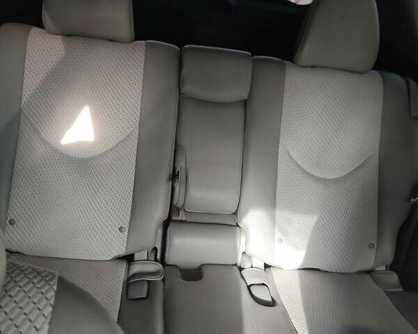 Білий Тойота RAV4 EV, об'ємом двигуна 0 л та пробігом 180 тис. км за 11700 $, фото 52 на Automoto.ua