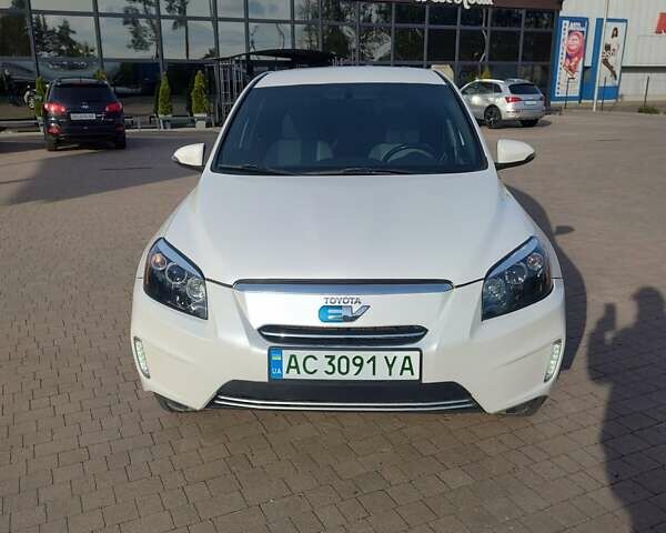 Білий Тойота RAV4 EV, об'ємом двигуна 0 л та пробігом 180 тис. км за 11700 $, фото 2 на Automoto.ua