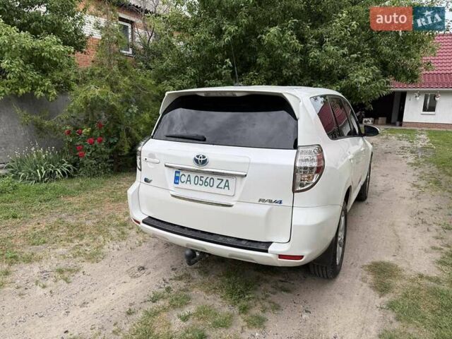 Білий Тойота RAV4 EV, об'ємом двигуна 0 л та пробігом 107 тис. км за 12900 $, фото 3 на Automoto.ua