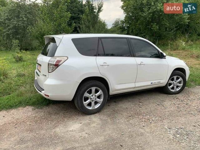 Білий Тойота RAV4 EV, об'ємом двигуна 0 л та пробігом 93 тис. км за 13700 $, фото 1 на Automoto.ua