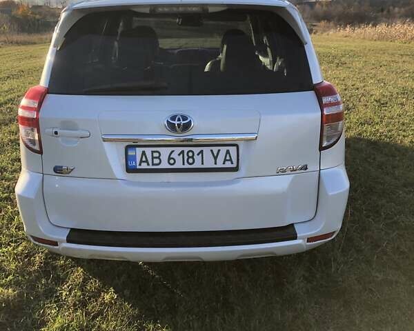 Білий Тойота RAV4 EV, об'ємом двигуна 0 л та пробігом 152 тис. км за 11400 $, фото 8 на Automoto.ua